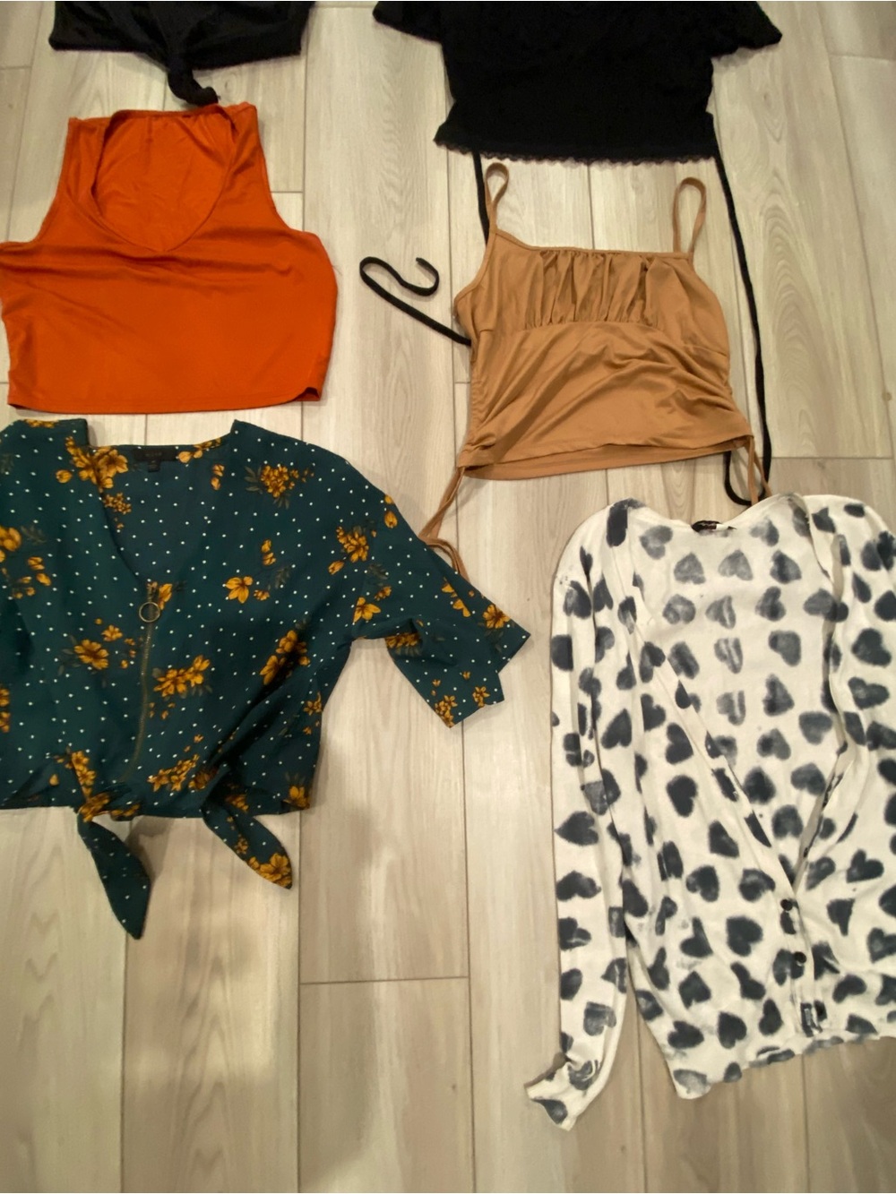 Mixed Women's Tops Bundle - Black, Orange, Tan, Floral, Animal Print - Picture 4 of 4